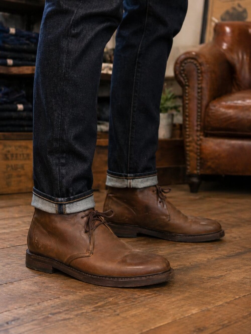 FRYE Bowery Lace Up Chukka Boot Brown
Size 9.5
